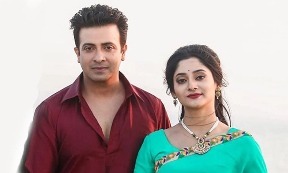 আবারও শাকিবের সিনেমায় পূজা
