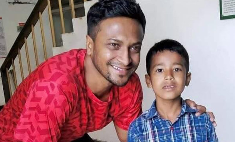 অবশেষে সাকিবের দেখা পেল খুদে ভক্ত