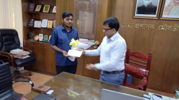 প্রধানমন্ত্রীর সাথে দেখা করতে চান সন্তোষ