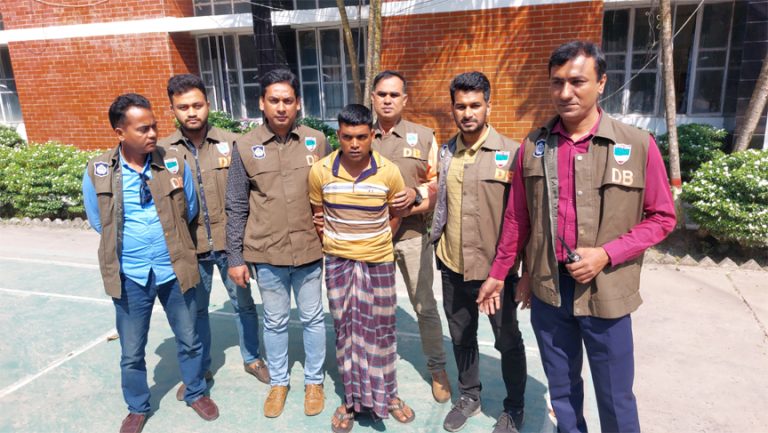 চুয়াডাঙ্গায় হাতকড়া খুলে পালানো আসামি ঢাকায় গ্রেপ্তার