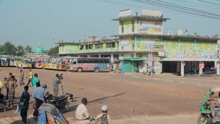 খুলনায় ২ দিনের পরিবহন ধর্মঘট শুরু, বিপাকে যাত্রীরা