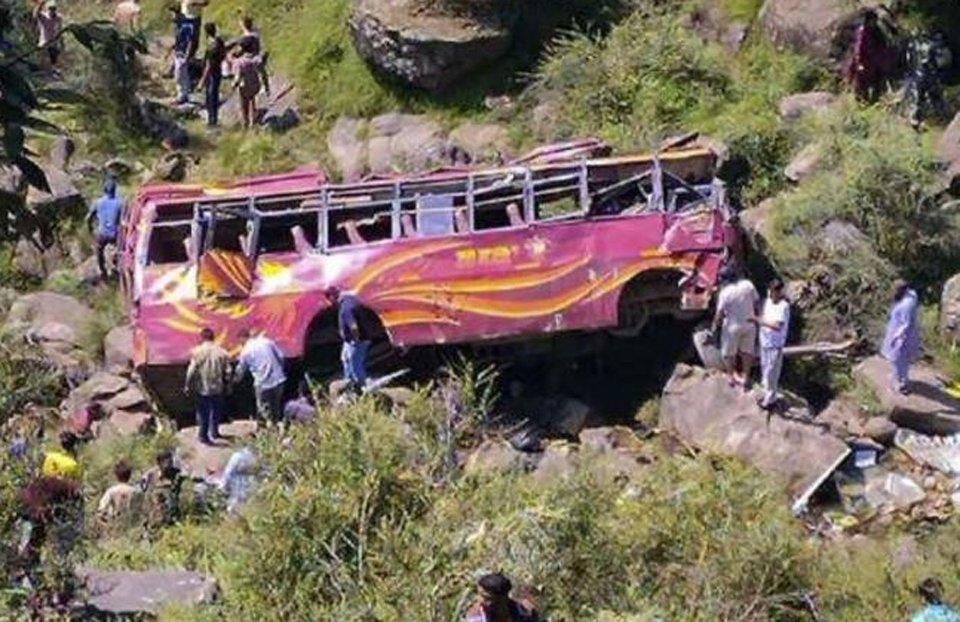ভারতের উত্তরাখণ্ডে বরযাত্রীবাহী বাস খাদে, নিহত ২৫