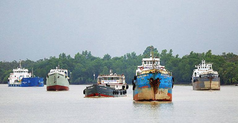 সারাদেশে নৌযান চলাচল শুরু