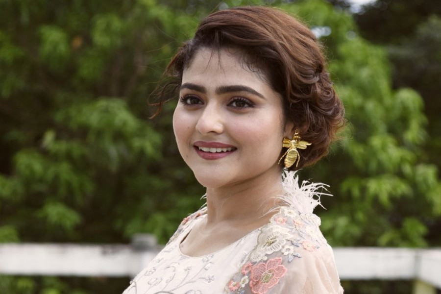চলে গেলেন অভিনেত্রী ঐন্দ্রিলা শর্মা