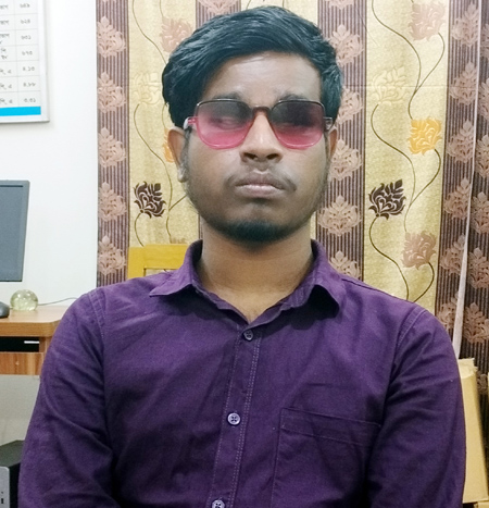 অন্ধত্বকে জয় করে চা শ্রমিক সন্তান হরিবল পেলেন জিপিএ-৫