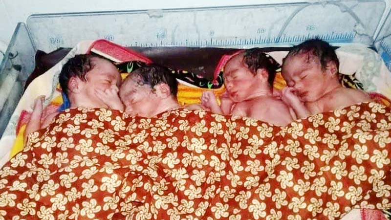 এক সাথে ৪ সন্তানের জন্ম দিলেন গৃহবধু লিপি