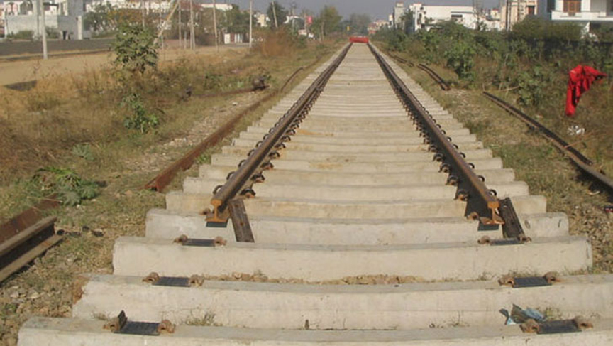 ধীরগতির কবলে রেলের ৩ ডজন উন্নয়ন প্রকল্প