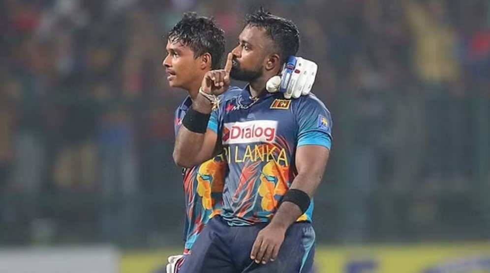 রোমাঞ্চকর জয় পেল শ্রীলঙ্কা