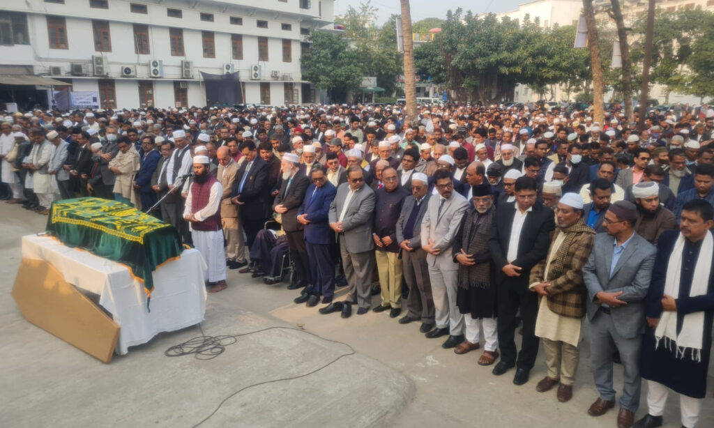 হাইকোর্ট প্রাঙ্গনে খন্দকার মাহবুবের জানাজা সম্পন্ন