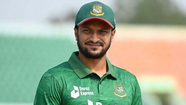 যুক্তরাষ্ট্রে ফিরে গেলেন সাকিব