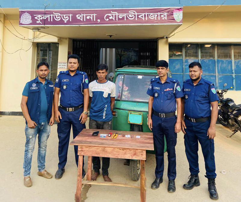কুলাউড়ায় চোরাই সিএনজি সহ যুবক আটক