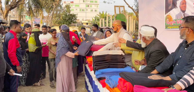 সাবেক প্রধানমন্ত্রী বেগম খালেদা জিয়ার স্মরণে কুলাউড়ায় শীতবস্ত্র বিতরণ