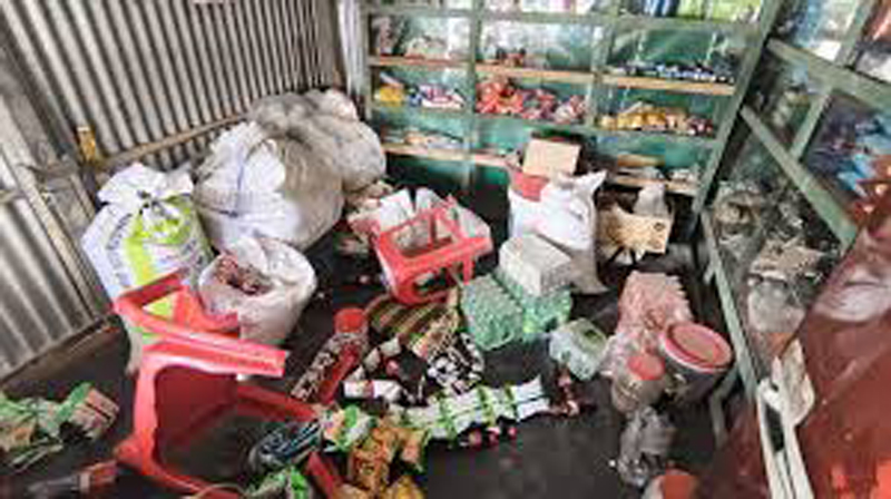 কমলগঞ্জে সাদার গুড়া না পাওয়ায় দোকানে হামলা ও লুটপাটের অভিযোগ