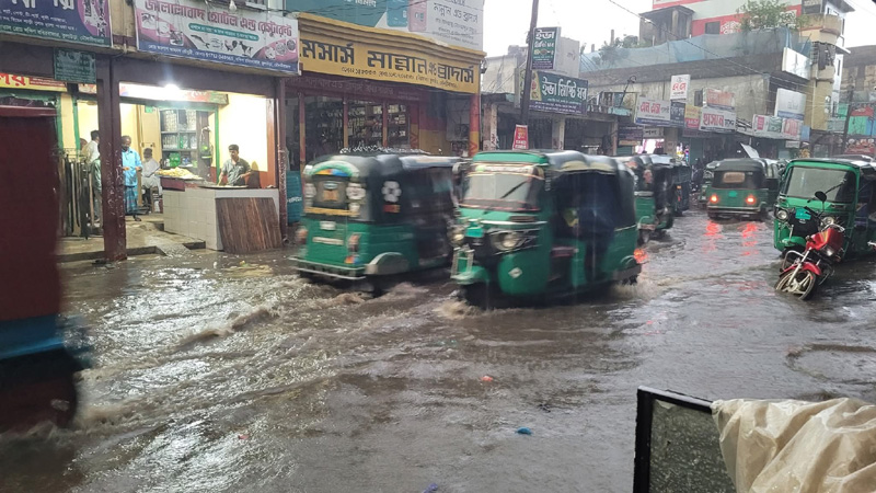 রবিরবাজারে অপরিকল্পিত শহরায়ণে জলাবদ্ধতাসহ জনভোগান্তি বাড়ছে