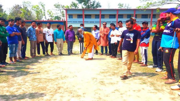 কুলাউড়ায় সিক্সার্স ক্রিকেট টুর্নামেন্টের শুভ উদ্বোধন করেন সাবেক এমপি আলী আব্বাছ খান