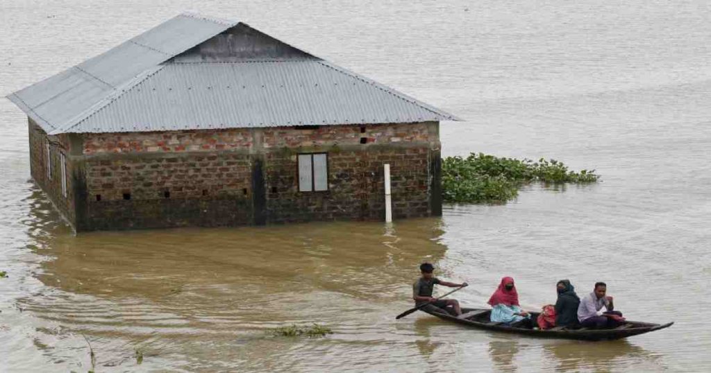 বন্যায় ২৪ ঘণ্টায় ৫ জনের মৃত্যু, নিহতের সংখ্যা বেড়ে ৭৩