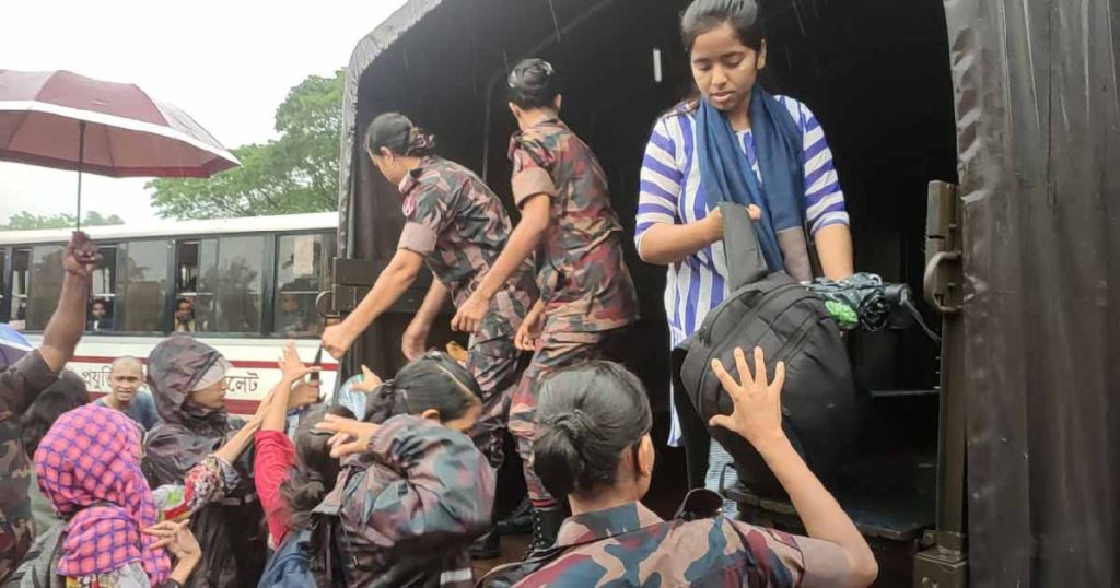 বন্যায় আটকে পড়া শাবিপ্রবি ছাত্রীদের উদ্ধারে বিজিবি