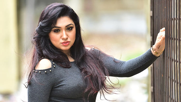 আদর্শবান ও কেয়ারিং একজনকে বিয়ে করতে চান অপু