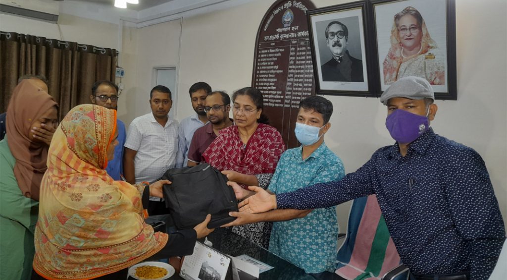 প্রধানমন্ত্রীর কাছে হত্যার বিচার চাইলেন শাবির শিক্ষার্থী বুলবুলের মা