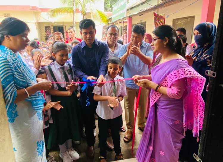 অংকুর কিন্ডারগার্টেন শিশুদের জন্য আরডিআর এস বাংলাদেশ এর সিসিমপুর বুক কর্নার উদ্বোধন