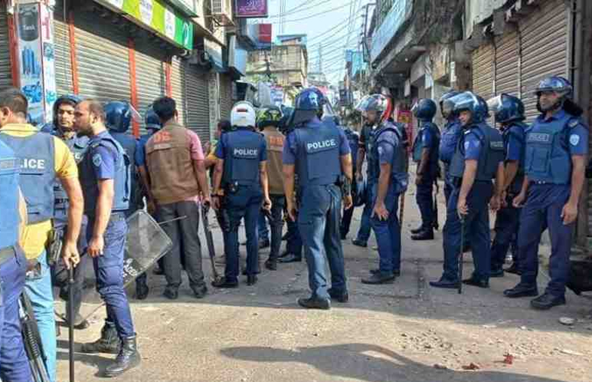 নোয়াখালীতে বিএনপির প্রতিবাদ সভার মঞ্চ ভাঙচুরের অভিযোগ ছাত্রলীগের বিরুদ্ধে