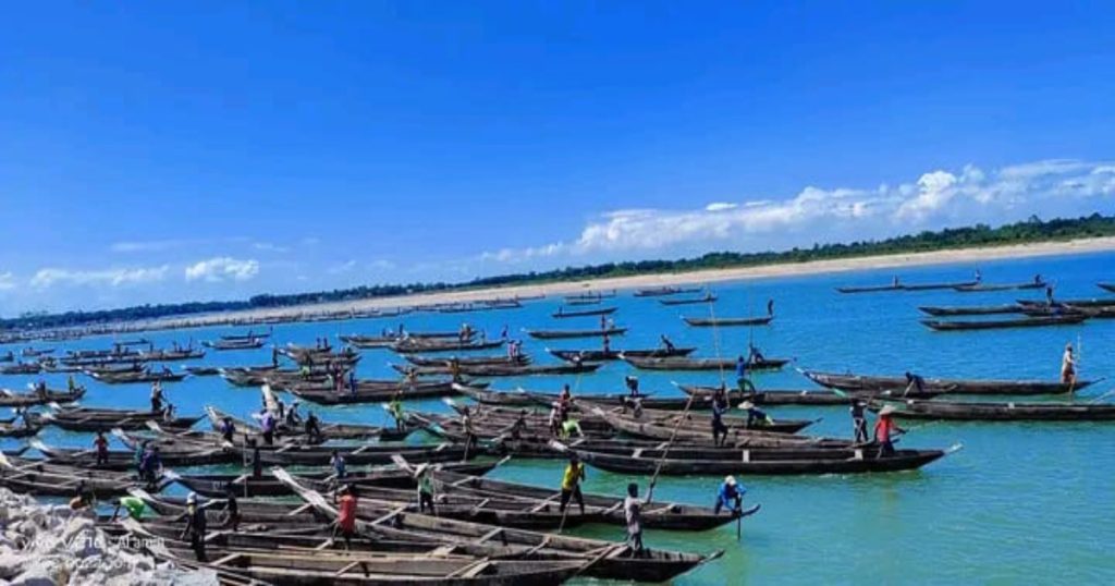 দোয়ারাবাজারে শুল্কস্টেশন দিয়ে চুনাপাথর আমদানি বন্ধ