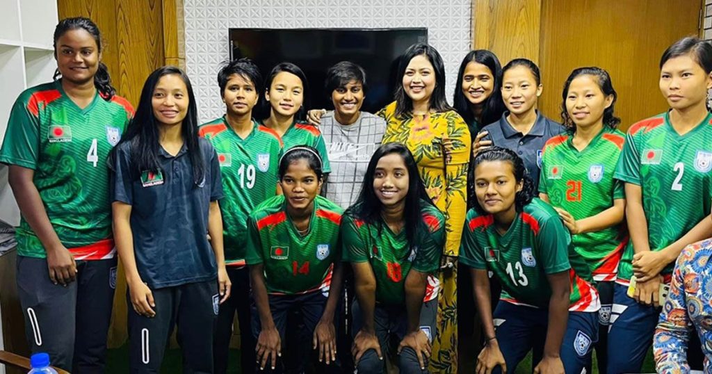 তাদের জড়িয়ে ধরার অপেক্ষায় ছিলাম: ভাবনা