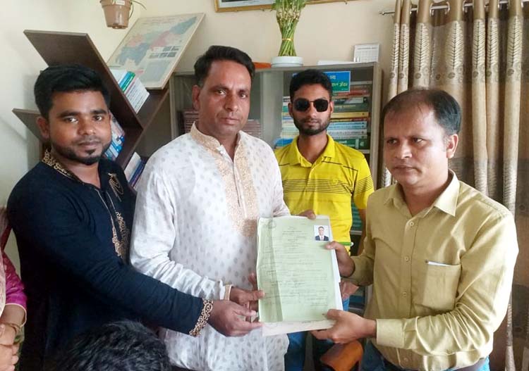 মৌলভীবাজার জেলা পরিষদ নির্বাচনে মনোনয়নপত্র জমা দিলেন বদরুল সিদ্দিকী নানু