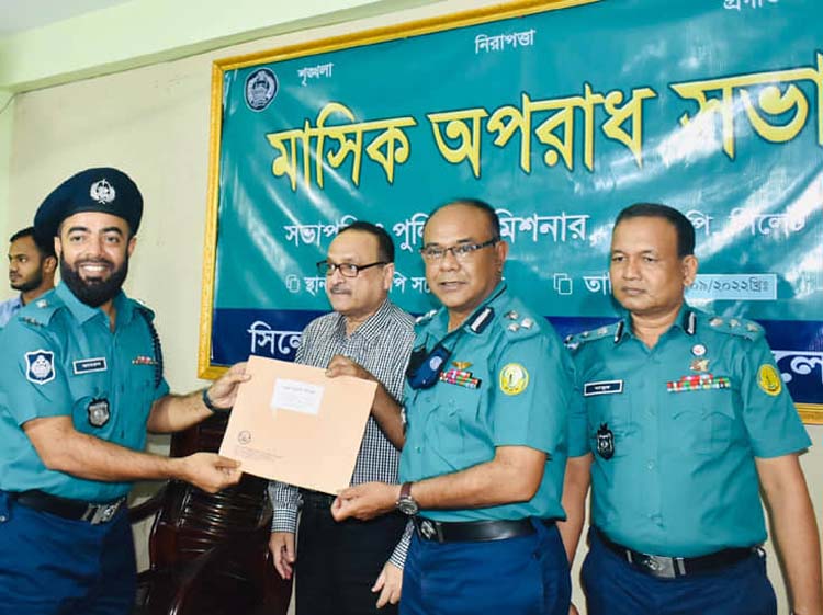 দক্ষিণ সুরমা থানার ওসি কামরুল হাসান তালুকদার ষষ্ঠ বারের মত শ্রেষ্ঠ অফিসার ইনচার্জ মনোনীত