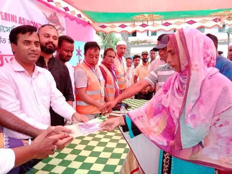 জামালগন্জে সাউথ ইয়র্কসাযার বাংলাদেশ ক্যাটারিং অ্যাসোসিয়েশনের নগদ অর্থ সহায়তা প্রদান