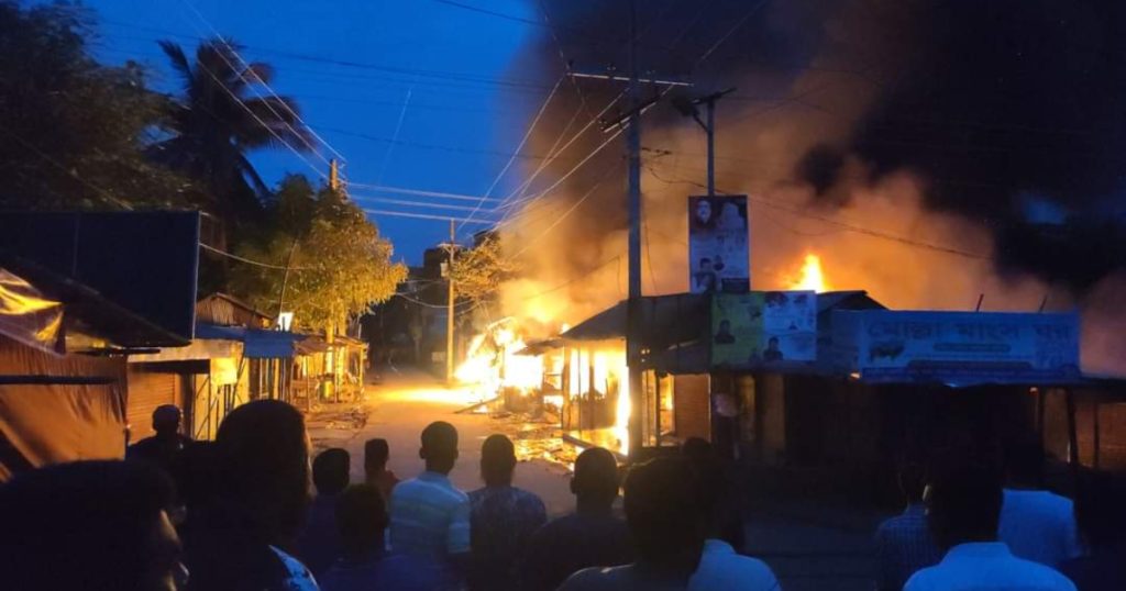 যশোরে অগ্নিকাণ্ডে ১১ দোকান ভস্মীভূত