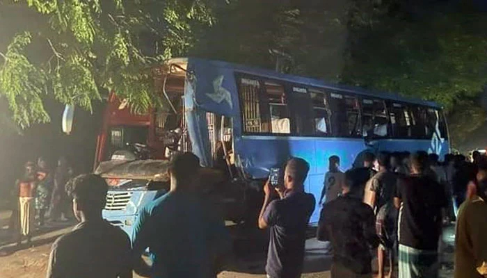 সড়ক দুর্ঘটনায় নিহত ২, আহত ১০