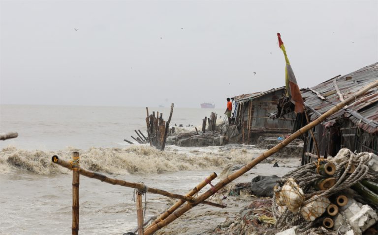 ঘূর্ণিঝড় সিত্রাং: দেশে ১৩ জনের মৃত্যু