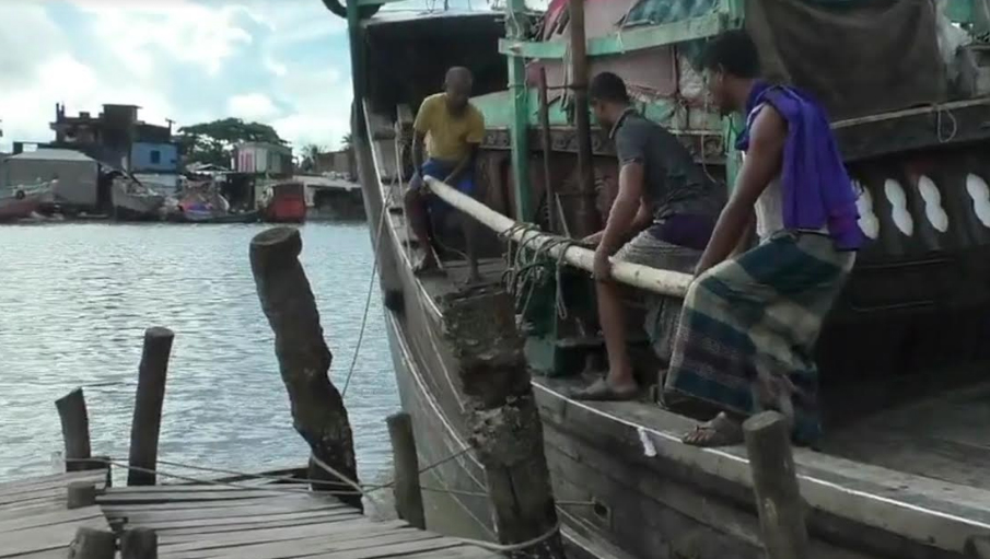 অপেক্ষার পালা শেষ, স্বপ্ন নিয়ে সমুদ্রে নামবে উপকূলের জেলেরা