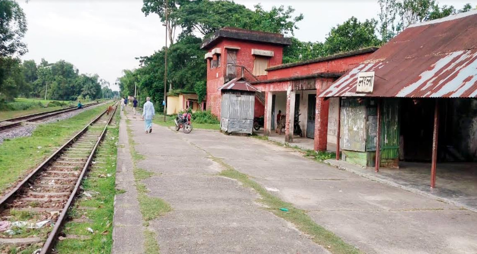 কুলাউড়ার ৩টি রেলস্টেশন বন্ধ, যাত্রী দুর্ভোগ চরমে