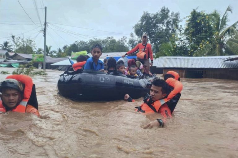 ফিলিপাইনে বন্যা ও ভূমিধসে ৩১ জনের মৃত্যু