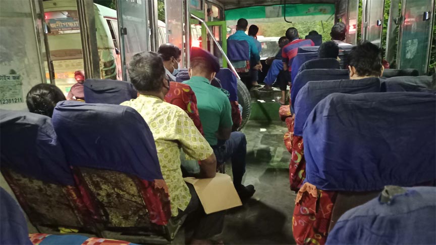 যাত্রী নিরাপত্তায় বাসের ভেতর নিবন্ধন নম্বর প্রদর্শনের দাবি