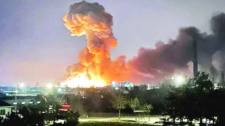 বিস্ফোরণে কাঁপল ইউক্রেন