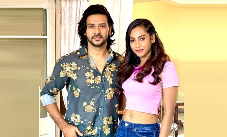 ‘স্পর্শ’ সিনেমায় নিরবের সঙ্গী আরিয়ানা