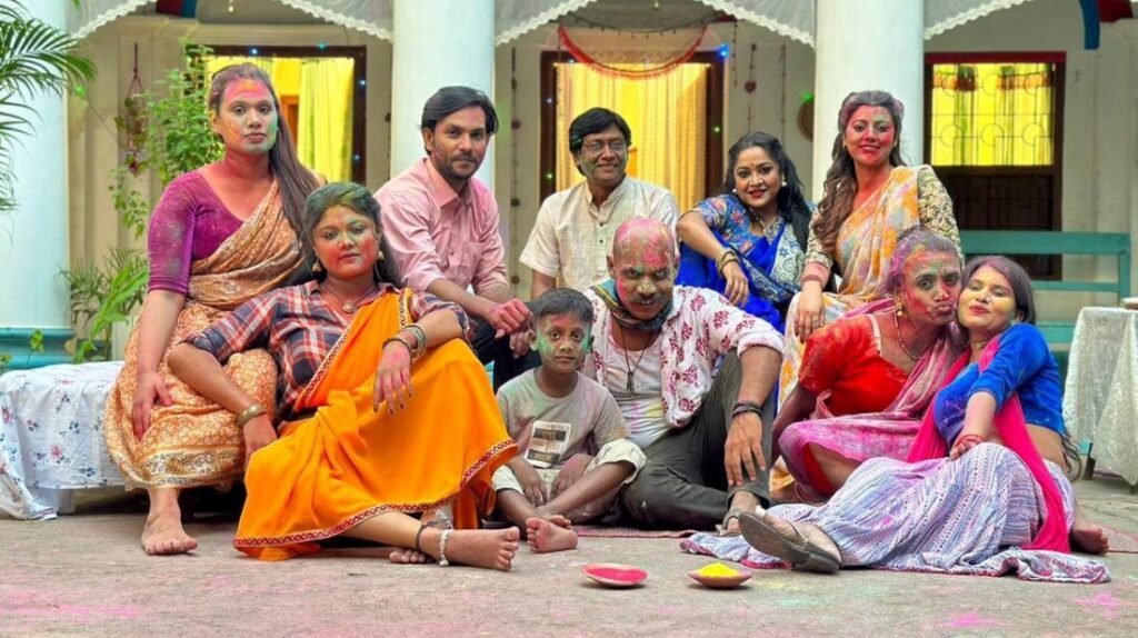 অন্যরকম একটি গল্প ‘রঙবাজার’