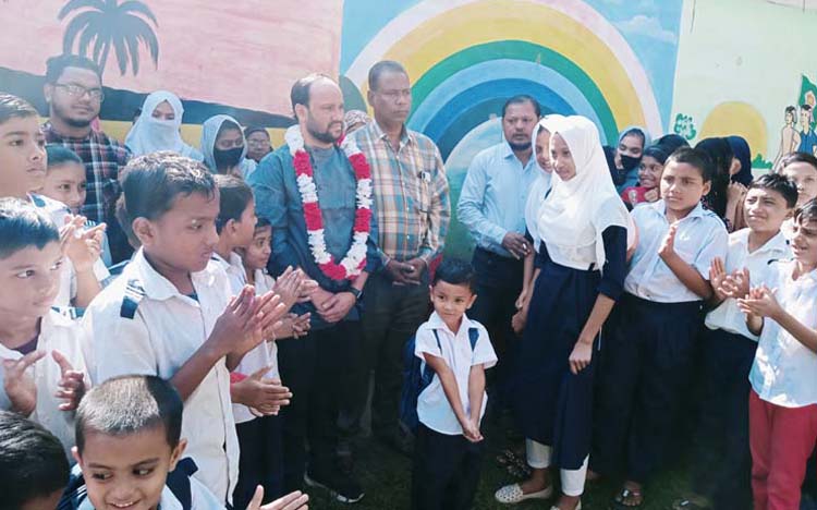 হীরা গুলজান একাডেমীতে সাজ্জাদ মুন্নাকে সম্বর্ধনা প্রদান