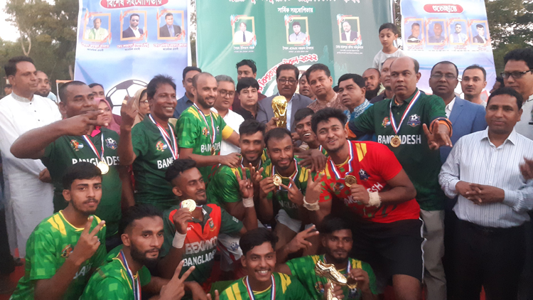 ভাটেরায় বিশ্বকাপ উপলক্ষে প্রীতি ম্যাচে আর্জেন্টিনাকে হারিয়ে চ্যাম্পিয়ন বাংলাদেশ