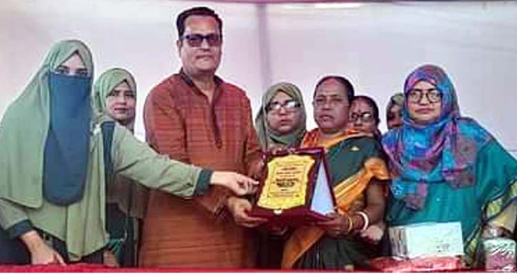 সিলেট রেলওয়ে সরকারি প্রাথমিক বিদ্যালয়ের শিক্ষিকা কৃষ্ণা সূত্রধর সংবর্ধিত