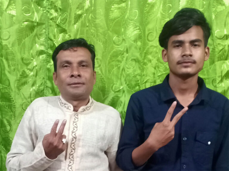 ছেলের সঙ্গে আমিও কলেজে ভর্তি হবো