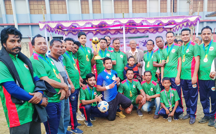 কুলাউড়া প্রেসক্লাব ও থানা পুলিশের ফুটবল টুর্নামেন্টে প্রেসক্লাব চ্যাম্পিয়ন