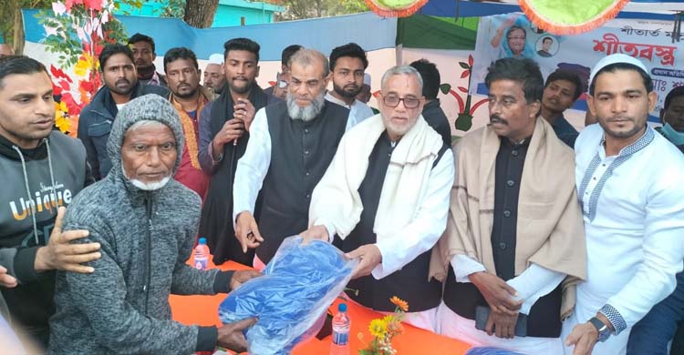 জুড়ীতে ছাত্রলীগ নেতা আল আমিনের উদ্যোগে শীতবস্ত্র বিতরণ