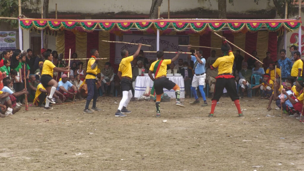 গ্রামবাংলার ঐহিত্যবাহী লাঠি খেলার আয়োজন, দর্শকদের বাধভাঙা উচ্ছ্বাস