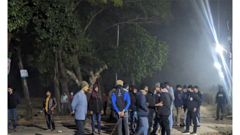 চবির শাটলে কথা কাটাকাটি, ছাত্রলীগের ২ গ্রুপের সংঘর্ষে আহত ৩