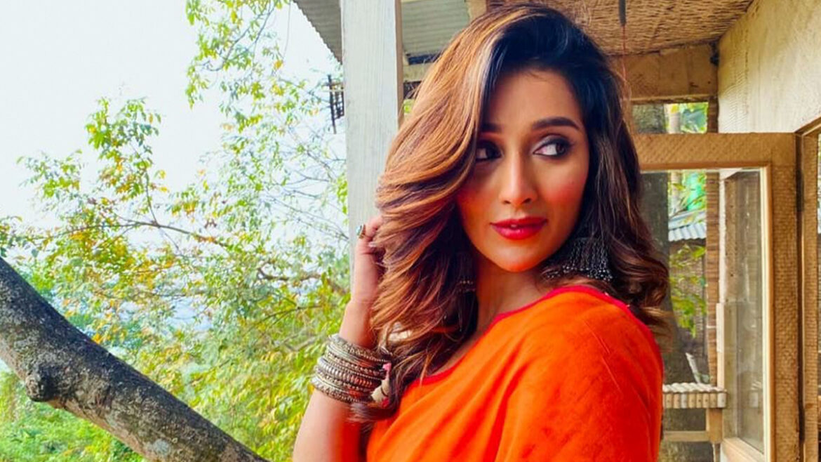 বাজে মন্তব্য প্রসঙ্গে যা বললেন সায়ন্তিকা