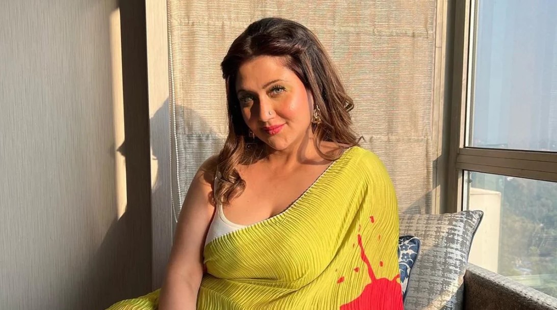 টুইটারে গর্জে উঠলেন অভিনেত্রী স্বস্তিকা